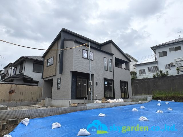藤沢市柄沢　新築戸建　全１棟の前面道路含む現地写真