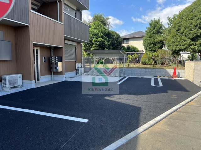 アルセードの駐車場