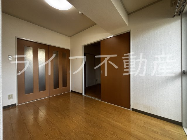 クリスタルアークの洋室|コンパクトで使いやすい洋室です