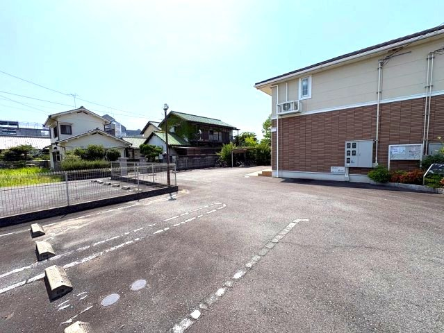 コンフォートBの駐車場
