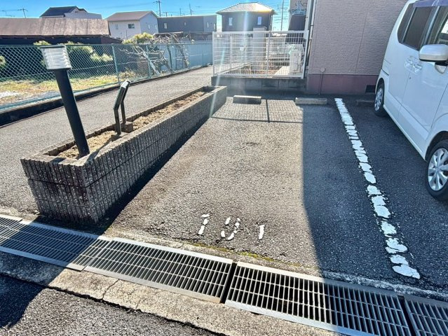 ユウハイツ・山崎の駐車場