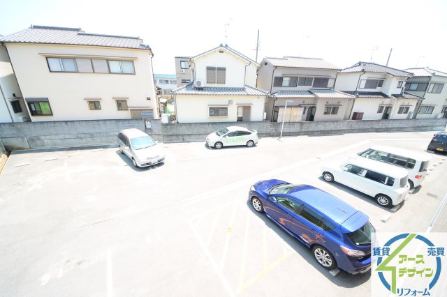 リュクス西明石の駐車場