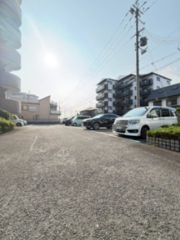 グレイスミシマの駐車場