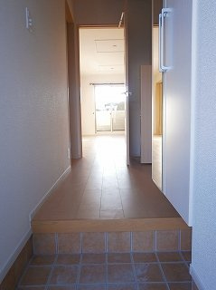 ラフィナート　Ｅの玄関|収納もある玄関です