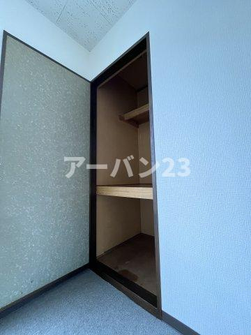 東大和市立野２丁目のアパートの収納