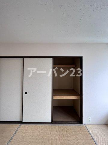 東大和市立野２丁目のアパートの収納