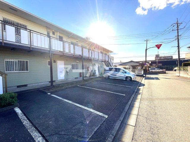 東大和市立野２丁目のアパートの駐車場