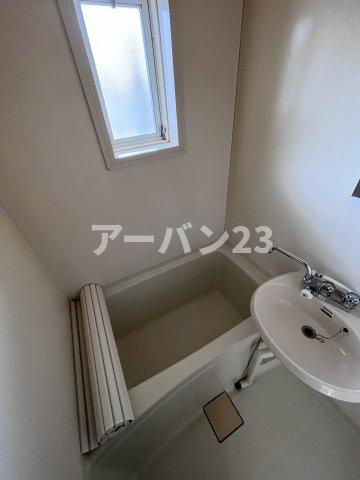 東大和市立野２丁目のアパートの浴室