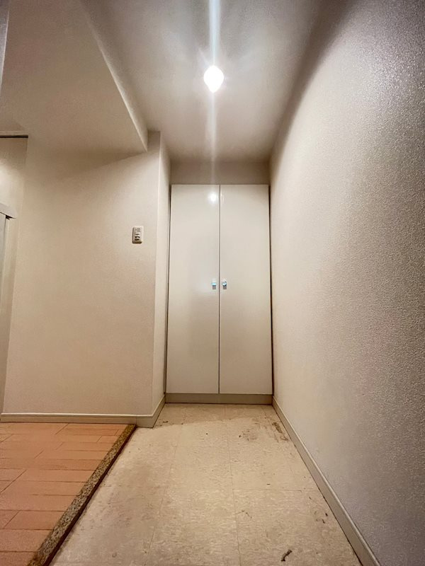 スワンズ神戸三宮イーストの玄関