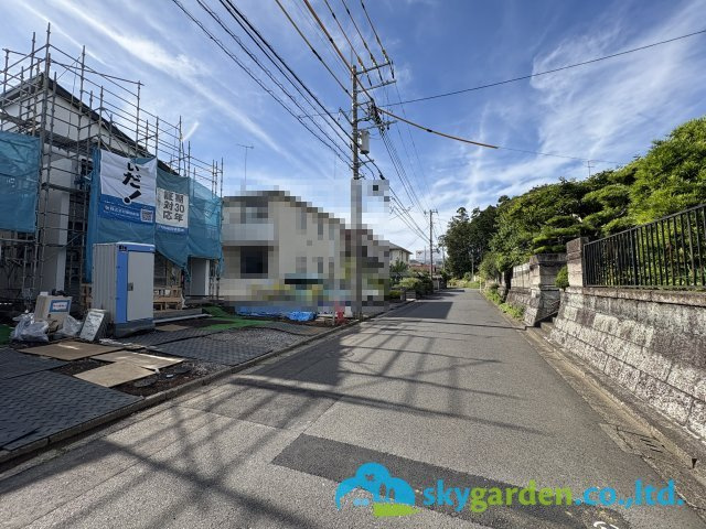 藤沢市湘南台６丁目　新築戸建　全２棟 A号棟の前面道路含む現地写真|2026年6月18日撮影（工事中）