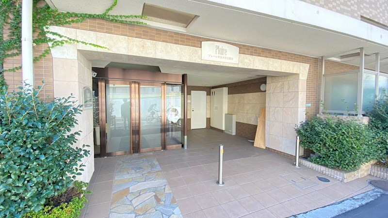 プレール学芸大学弐番館のエントランス