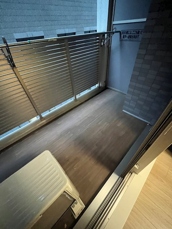 プレサンス新神戸駅前のバルコニー