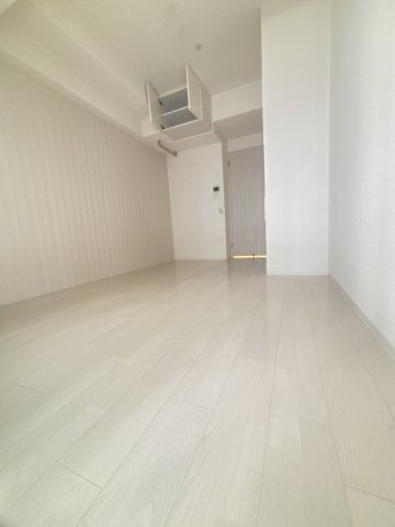 SERENiTE三宮の居間・リビング