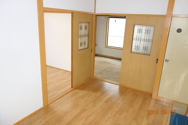 平田コーポの洋室|コンパクトで使いやすい洋室です