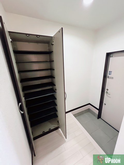 フォンターナ１０７（ｆｏｎｔａｎａ１０７）の玄関