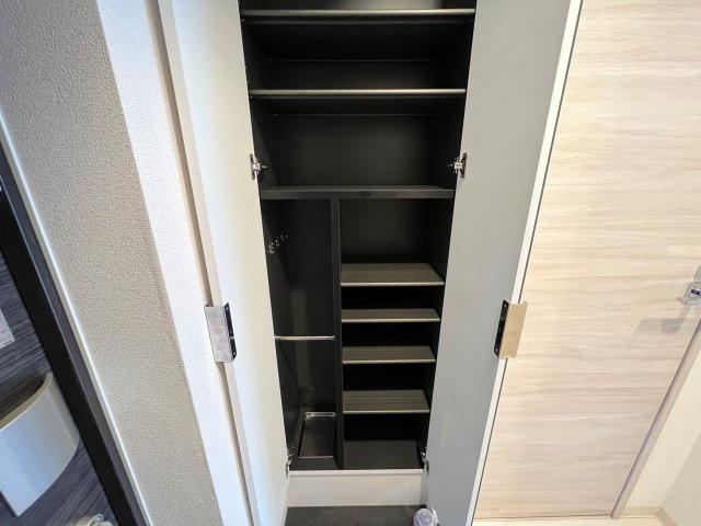 プレサンス心斎橋レヨンの収納