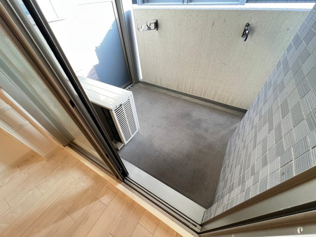 プレサンス堺筋本町駅前のバルコニー