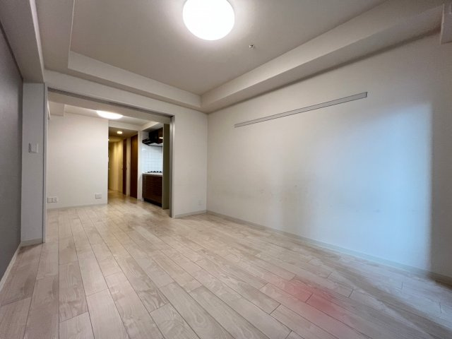 プレサンス堺筋本町駅前の洋室
