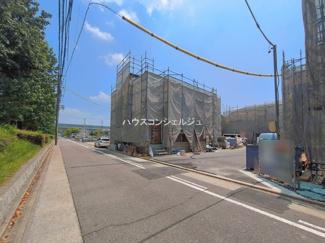 【前面道路含む現地写真】 | 名古屋市港区春田野２丁目1404-1【仲介手数料無料】新築一戸建て　3号棟