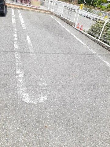 ラピス有松の駐車場|車をお持ちの方に嬉しい駐車場付きの物件です