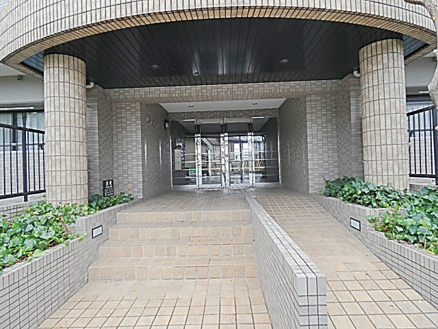 サウスヒルズ大清水のエントランス|清潔なエントランスです