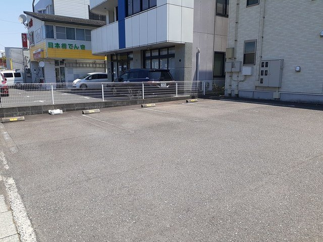 リシェルの駐車場