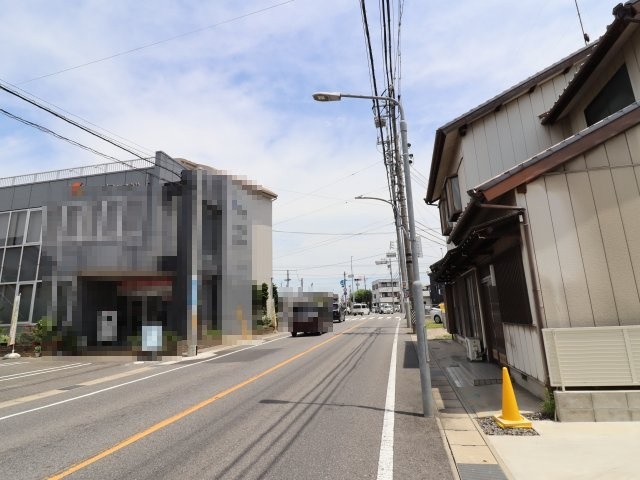 岡崎市福岡町字新町　土地の前面道路含む現地写真