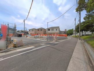 【前面道路含む現地写真】