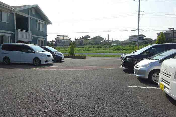 Ｆｒｅｙｊａの駐車場|車をお持ちの方に嬉しい駐車場付きの物件です
