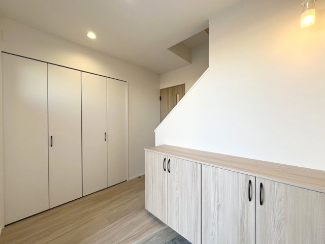 津市藤方《5号棟》の玄関
