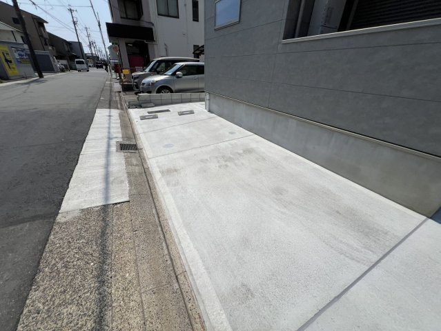 サンクレール八田の駐車場
