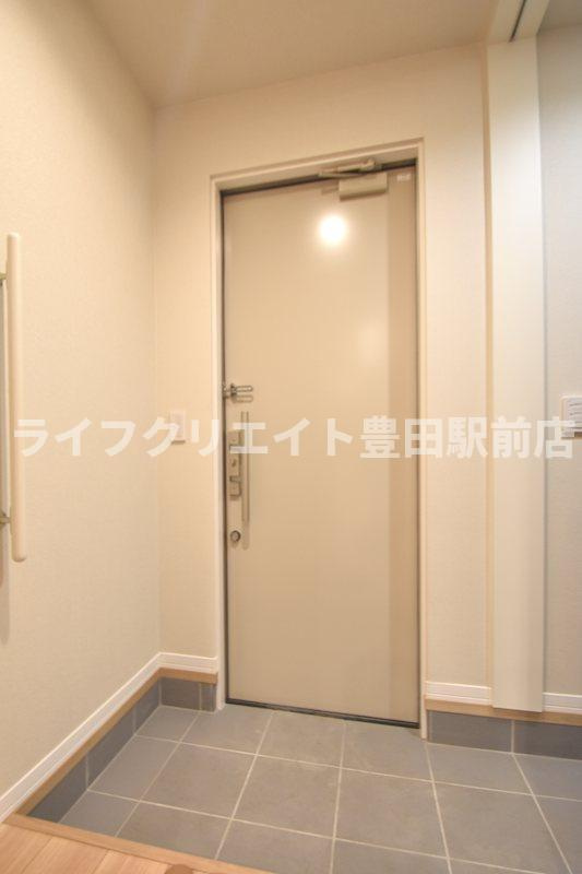 ヒルサイドコートの玄関