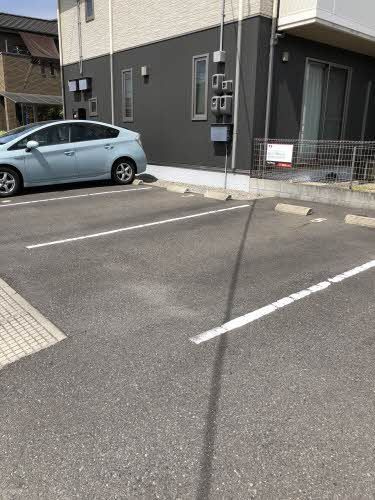 シャーメゾンクルジュの駐車場