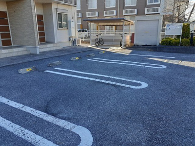 【駐車場】 | フレーシュＡ | 駐車場に車を止められます