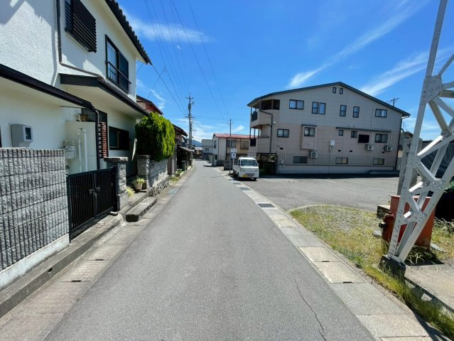 中野市中央の前面道路含む現地写真
