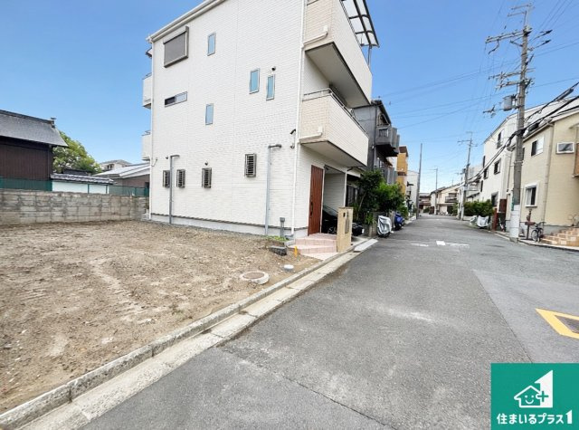 高槻市芝生町　第11期　新築一戸建ての前面道路含む現地写真|周辺は落ち着いた街並みの住宅地！子育てがしやすい住環境です！まだ未完成ですが、現地でしかわからない事もございます。是非一度ご覧ください。