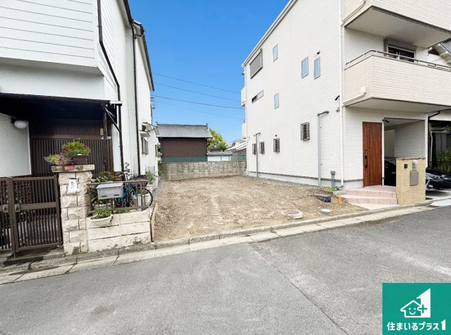 高槻市芝生町　第11期　新築一戸建ての外観|周辺は落ち着いた街並みの住宅地！子育てがしやすい住環境です！まだ未完成ですが、現地でしかわからない事もございます。是非一度ご覧ください。