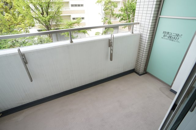 ビガーポリス１３３宝塚のバルコニー