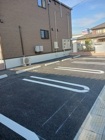 ヴィラ・オアシスの駐車場|駐車場に車を止められます