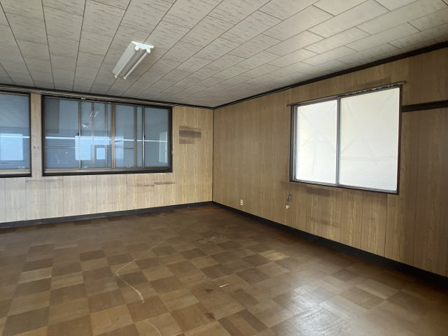 白山町一丁目貸店舗事務所の内装