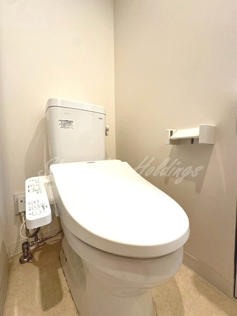 イアース横濱関内のトイレ|同物件別部屋
