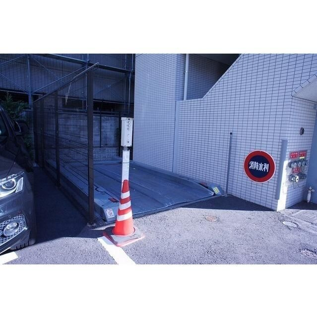 ルジェンテ高輪台の駐車場