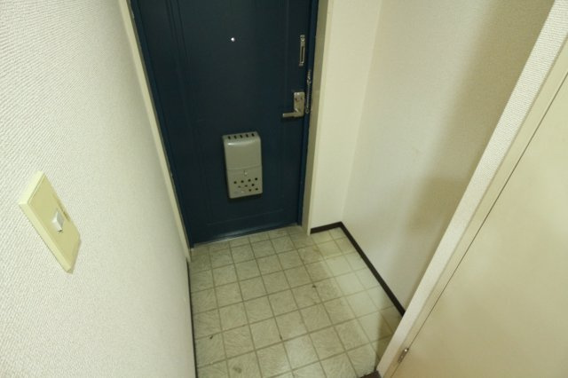 トアピエス須磨の玄関