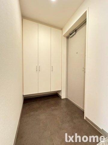 ＵＵＲコート茨木東中条の玄関|収納もある玄関です