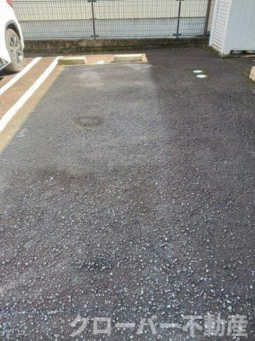 ハイツまる木の駐車場