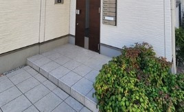 Ｂｏｎｈｅｕｒ中浦和Ｂ棟のエントランス
