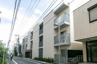 【外観】 | 鉄筋コンクリート造のがっちりとした建物。