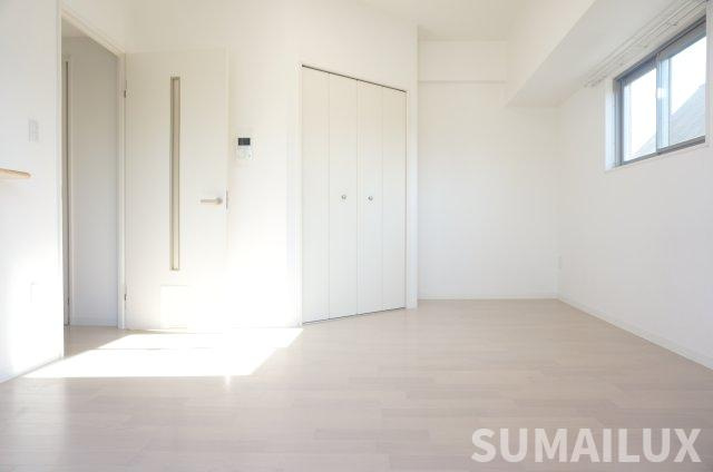 熊本市中央区新屋敷１丁目の賃貸マンションの居間・リビング