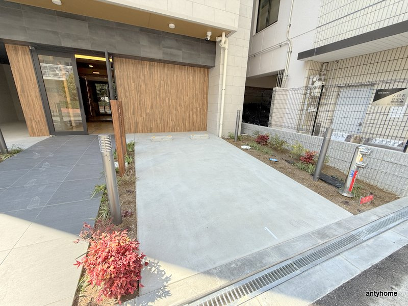 ライブカーサ天満橋　仲介手数料無料の駐車場
