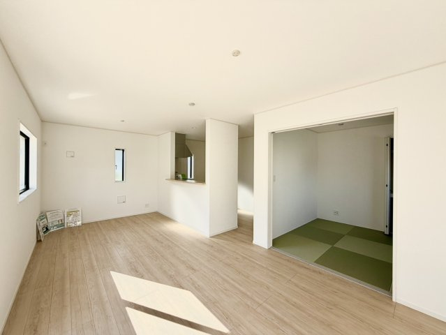 クレイドルガーデン和歌山市布施屋第６　４号棟の居間・リビング